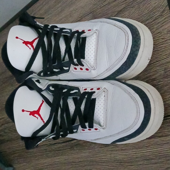 Jordan Reds - Picture 2 of 5